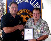 Photo: Correa and Churchill with plaque